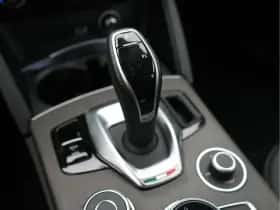 Alfa Romeo Stelvio (2023) thumbnail 28