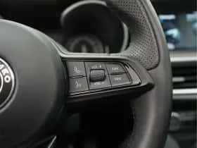 Alfa Romeo Stelvio (2023) thumbnail 34