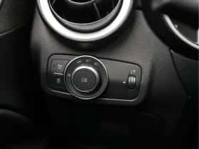 Alfa Romeo Stelvio (2023) thumbnail 35