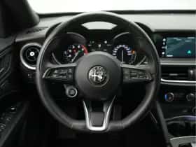 Alfa Romeo Stelvio (2023) thumbnail 10