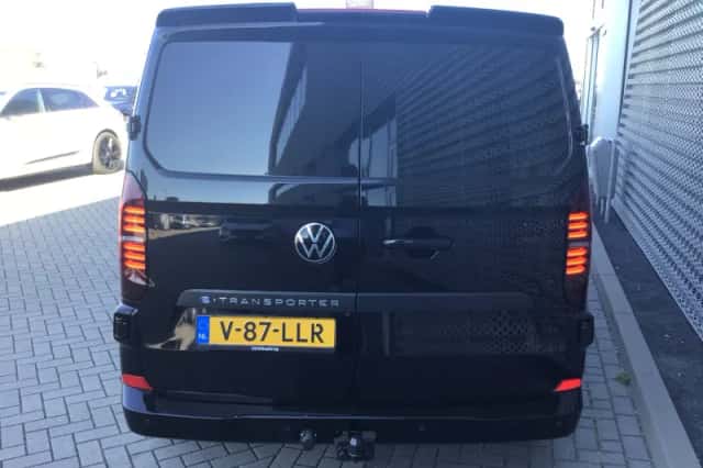 Volkswagen E-Transporter (2025) thumbnail 5