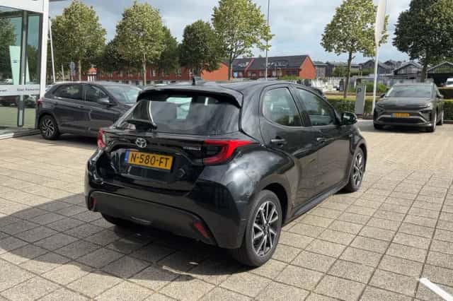 Toyota Yaris (2021) thumbnail 6