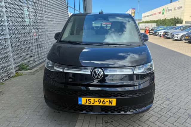 Volkswagen Multivan (2025) thumbnail 2