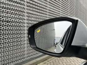Volkswagen T-Cross (2021) thumbnail 3