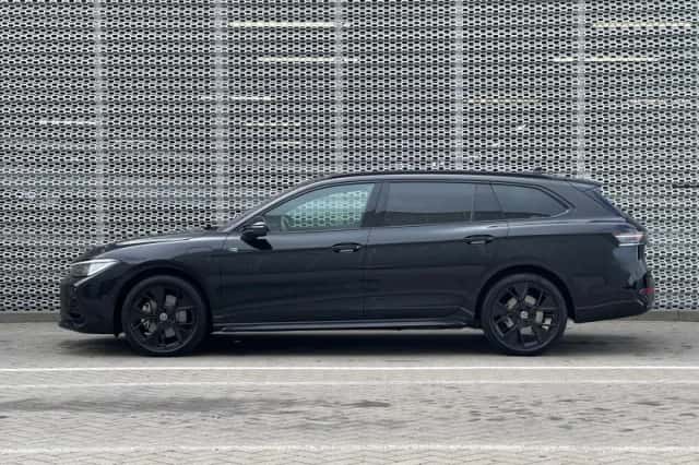Volkswagen Passat (2025) thumbnail 2