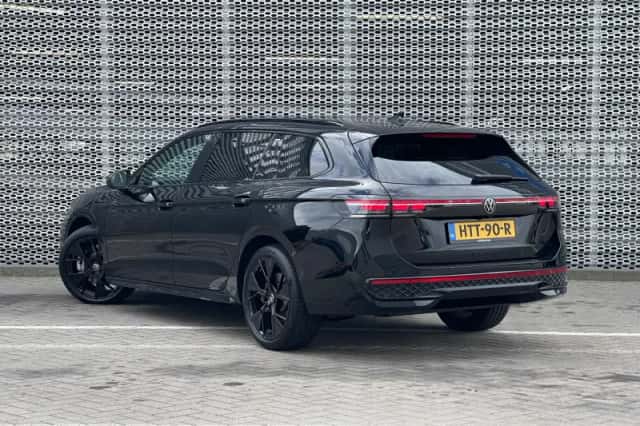 Volkswagen Passat (2025) thumbnail 3