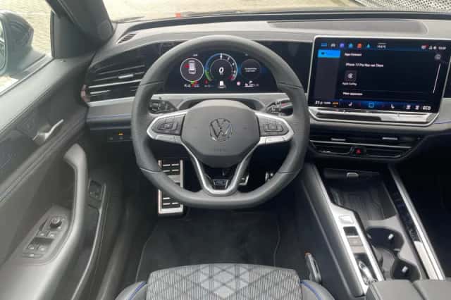 Volkswagen Passat (2025) thumbnail 6