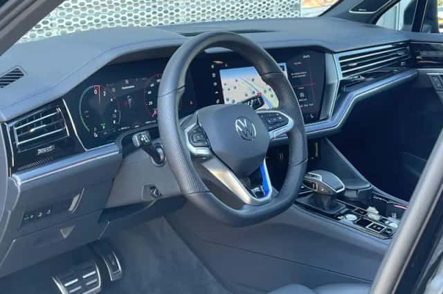 Volkswagen Touareg (2025) thumbnail 5