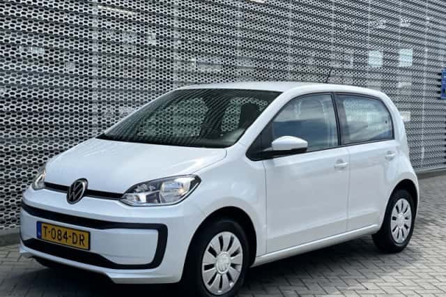 Volkswagen Up! (2023) thumbnail 4