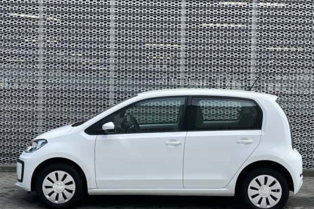 Volkswagen Up! (2023) thumbnail 5