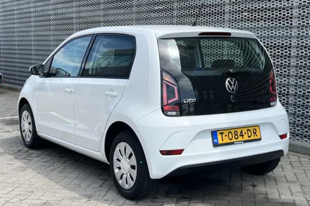 Volkswagen Up! (2023) thumbnail 6