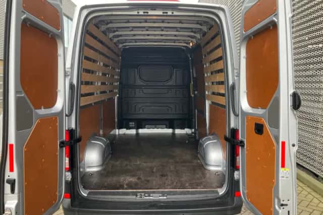 Volkswagen Crafter (2024) thumbnail 5