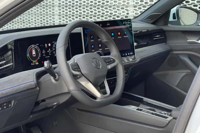 Volkswagen Passat (2025) thumbnail 5