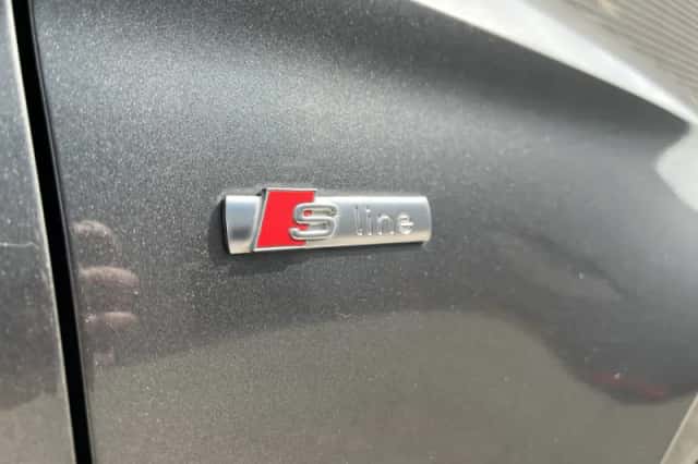 Audi A3 (2016) thumbnail 3