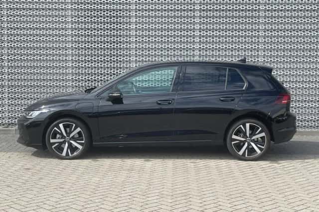 Volkswagen Golf (2026) thumbnail 2