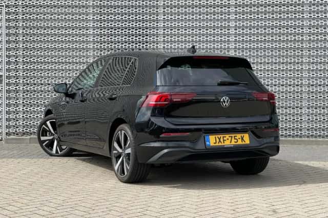 Volkswagen Golf (2026) thumbnail 3