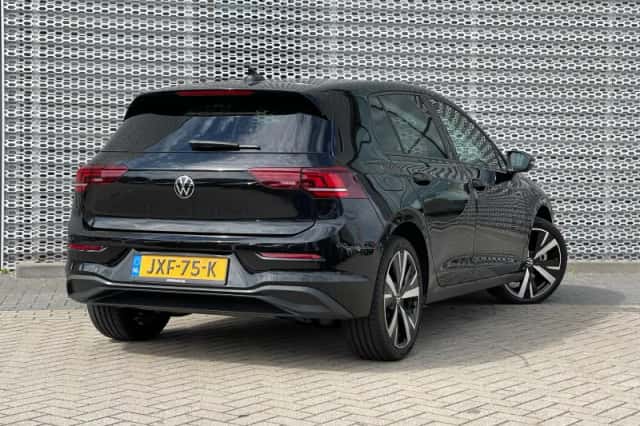 Volkswagen Golf (2026) thumbnail 4