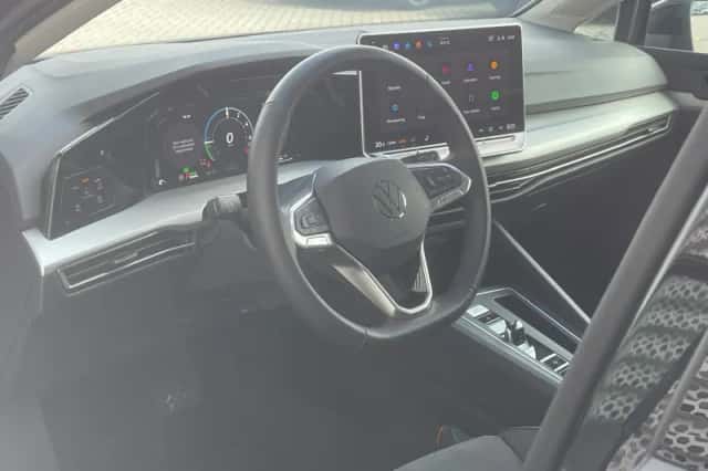 Volkswagen Golf (2026) thumbnail 6