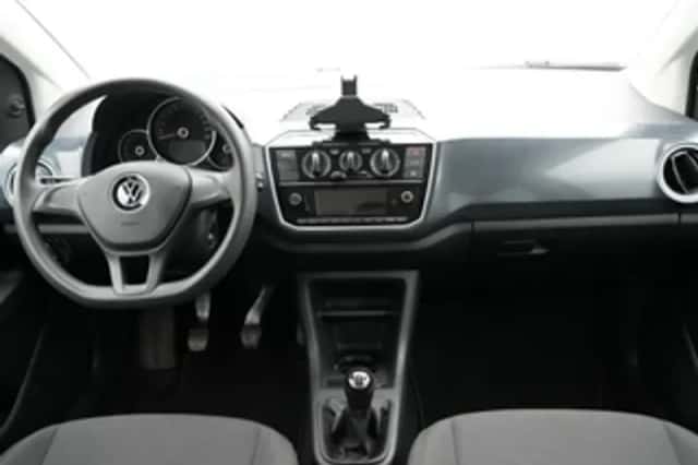 Volkswagen Up! (2023) thumbnail 5
