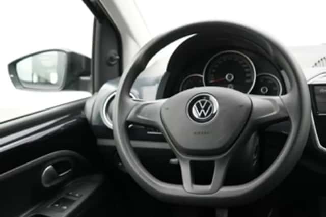 Volkswagen Up! (2023) thumbnail 6