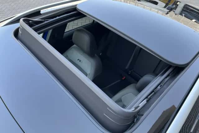 Volkswagen T-Roc (2021) thumbnail 5