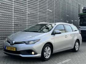 Toyota Auris (2018) thumbnail 5