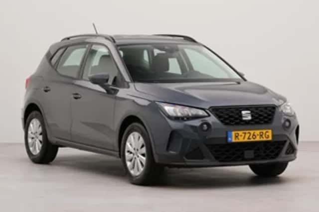 SEAT Arona (2022) thumbnail 3
