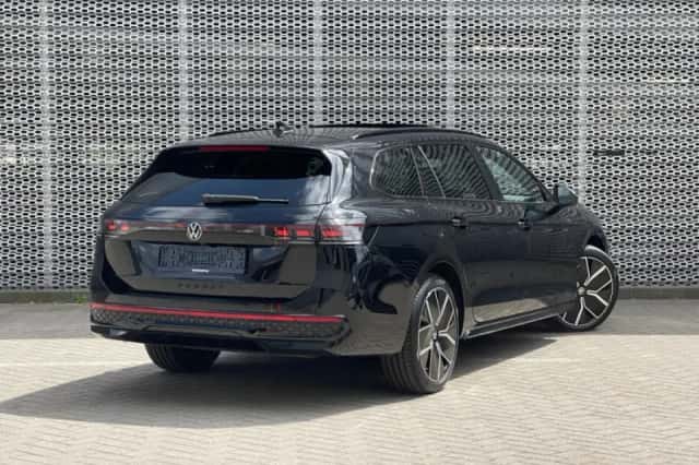 Volkswagen Passat (2025) thumbnail 4
