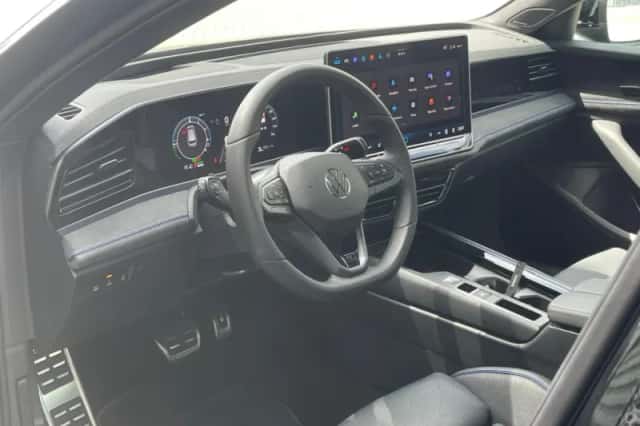 Volkswagen Passat (2025) thumbnail 6