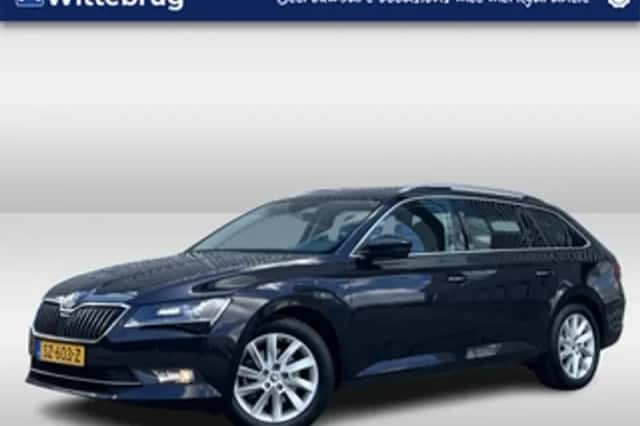 Škoda Superb (2018) thumbnail 1
