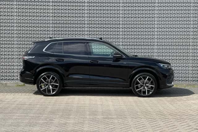 Volkswagen Tiguan (2025) thumbnail 3