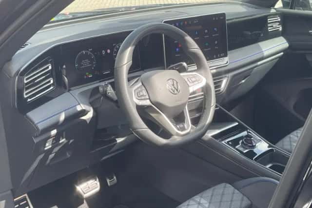 Volkswagen Tiguan (2025) thumbnail 6