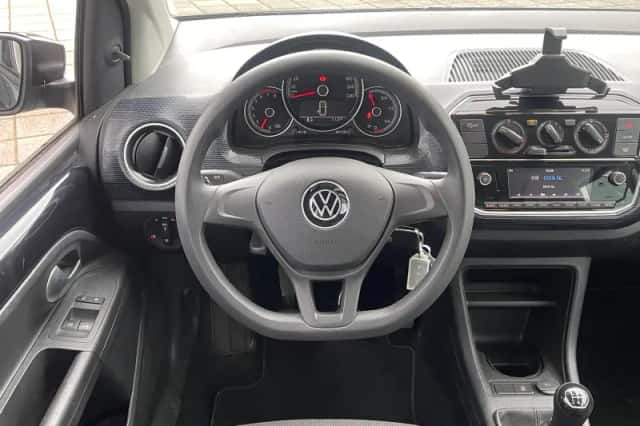 Volkswagen Up! (2023) thumbnail 4