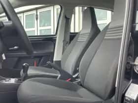 Volkswagen Up! (2023) thumbnail 5