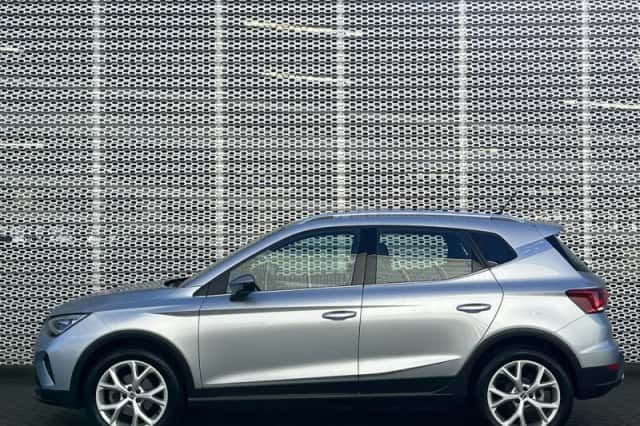 SEAT Arona (2023) thumbnail 6