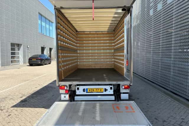 Volkswagen Crafter (2023) thumbnail 5