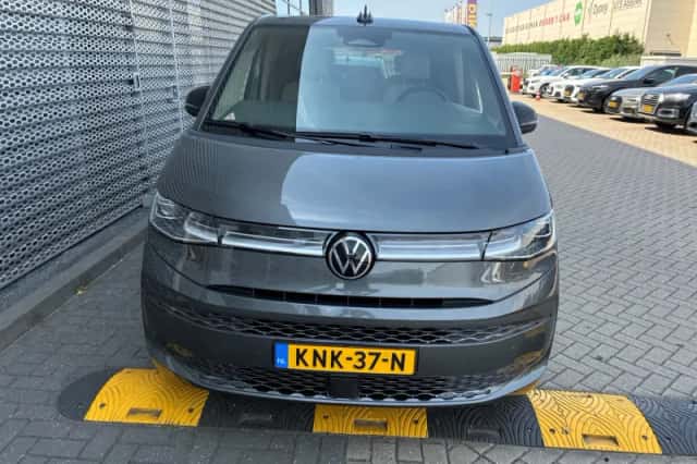 Volkswagen Multivan (2026) thumbnail 2