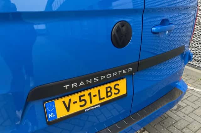 Volkswagen Transporter (2024) thumbnail 5