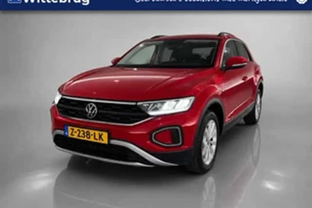 Volkswagen T-Roc (2022) thumbnail 1