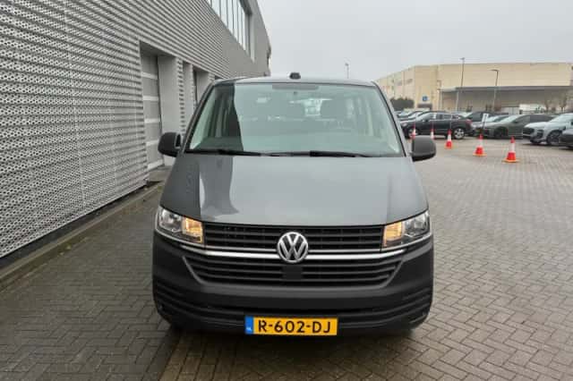 Volkswagen Transporter (2021) thumbnail 2