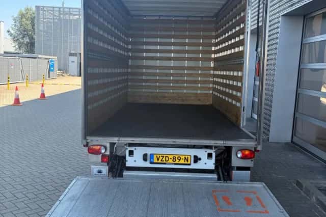 Volkswagen Crafter (2023) thumbnail 5