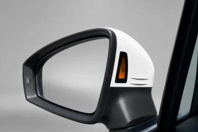 Volkswagen Tiguan (2022) thumbnail 4
