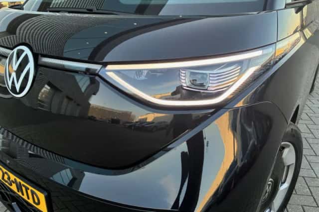 Volkswagen ID. Buzz (2025) thumbnail 2