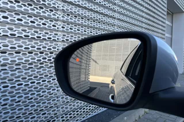 Renault Mégane (2020) thumbnail 3