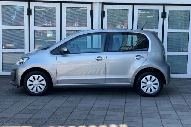 Volkswagen Up! (2023) thumbnail 5