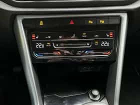 Volkswagen T-Roc (2022) thumbnail 22