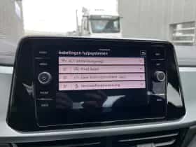 Volkswagen T-Roc (2022) thumbnail 25