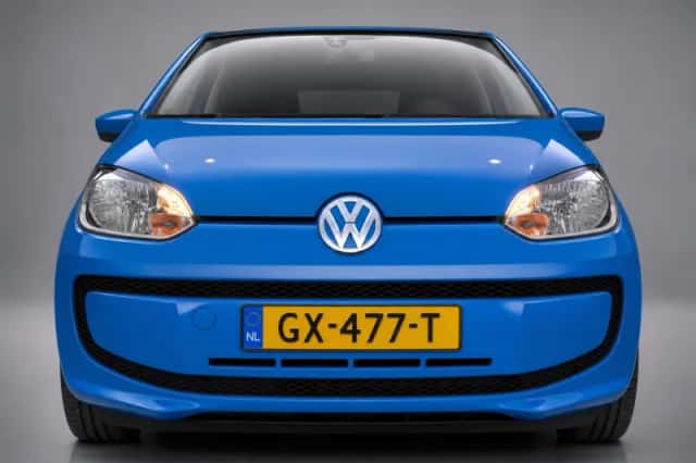 Volkswagen Up! (2015) thumbnail 2