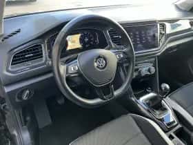 Volkswagen T-Roc (2019) thumbnail 13