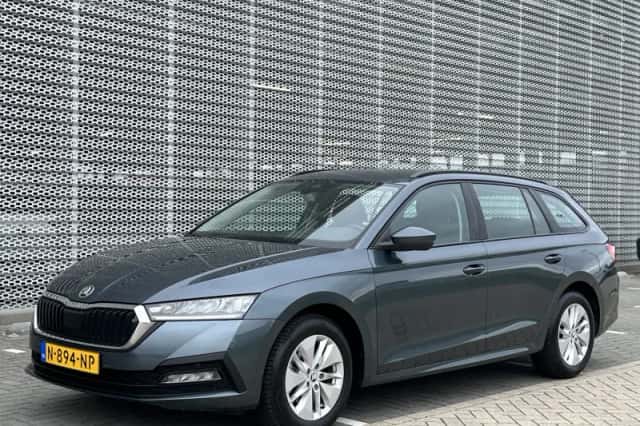 Škoda Octavia (2021) thumbnail 5